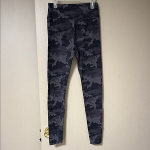Wild Fable Dark Camo Leggings